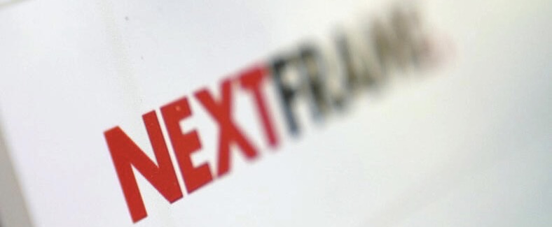 NEXTFRAME Logo auf Bildschirm